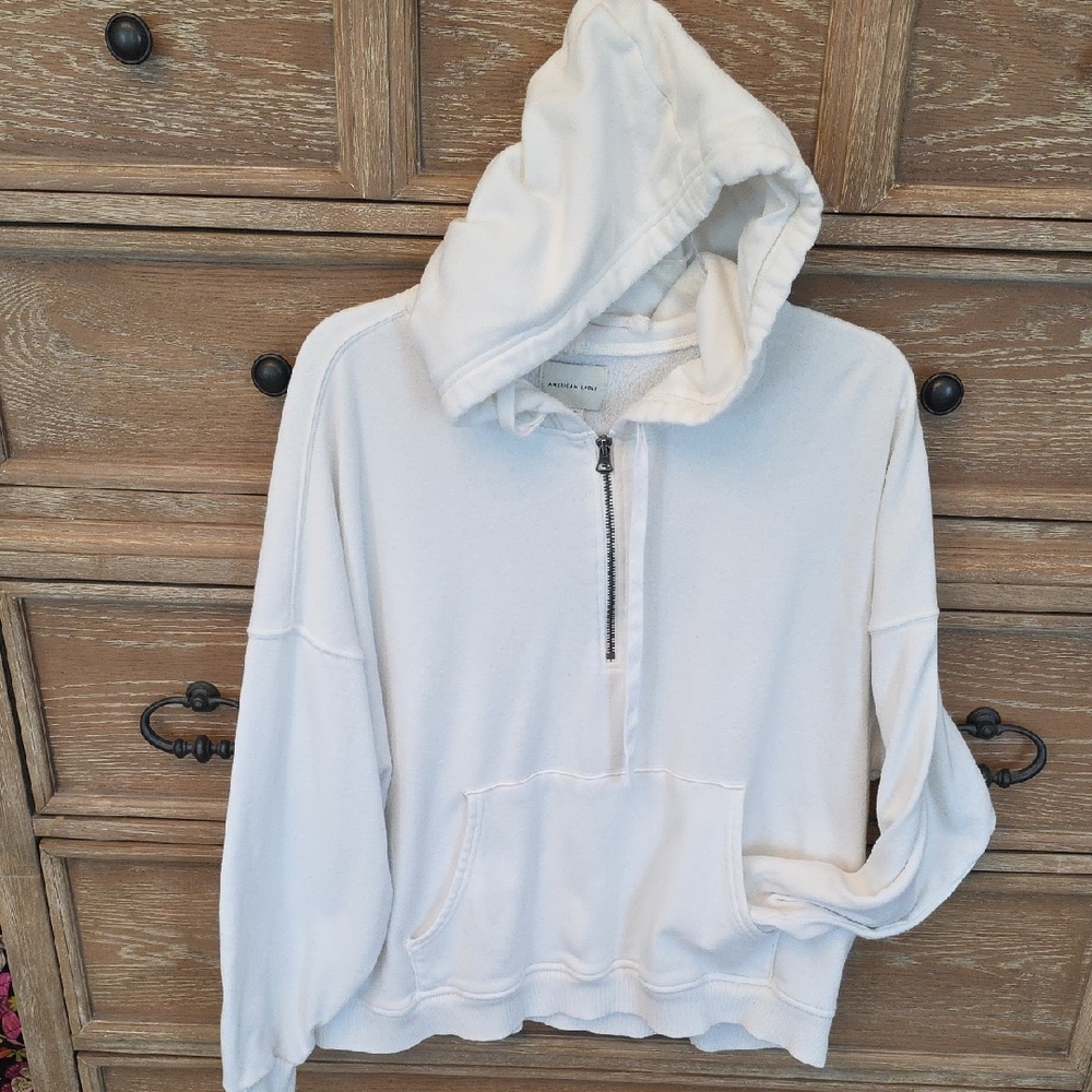 American Eagle Outfitters Soft White Hoodie With 3/4 Zip And Kangaroo Pouch - Picture 1 of 2
